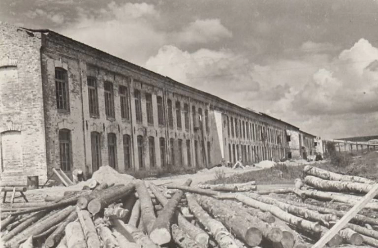 Восстановление фабрики, 1944 г.
